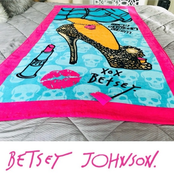 Betsey Johnson Pink & Aqua Party Heel Beach Towel Rare *2017 - Picture 4 of 8
